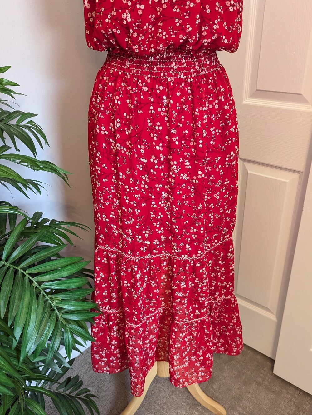 Max Studio Red White Floral Ruffle Smocked Sleeveless Halter Maxi Dress Large - Picture 9 of 11